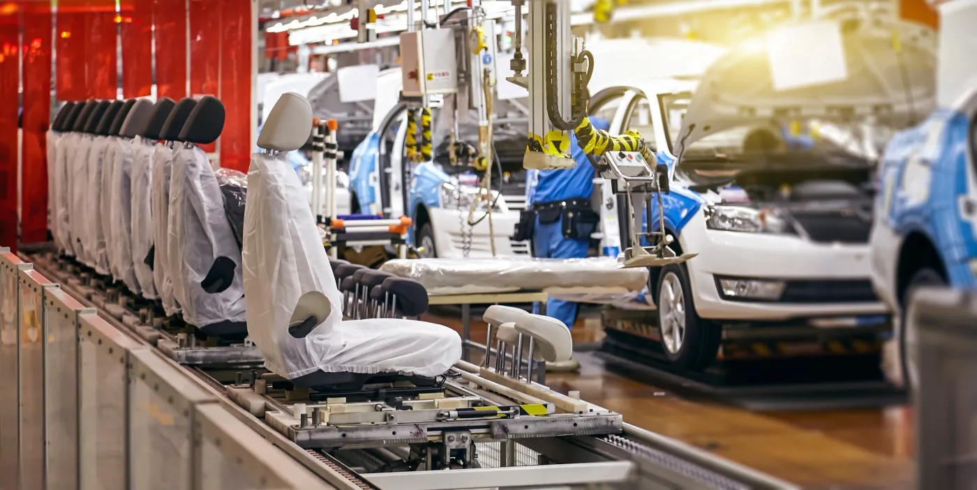 GUS: Produkcja samochodów osobowych spadła w lipcu