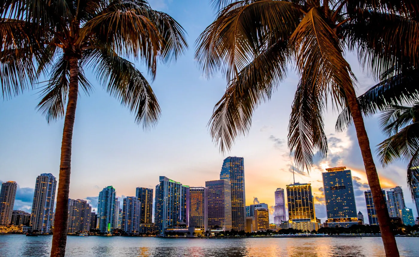 Lekarze ostrzegają: Z powodu wariantu Delta w USA może być ponad 100 tys. zakażeń dziennie