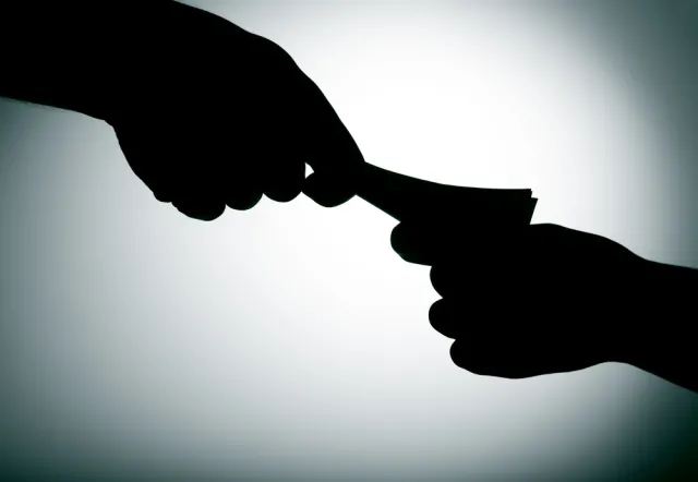 Jest nagranie pokazujące, jak prezydent Ostrowca Świętokrzyskiego przyjmuje łapówkę