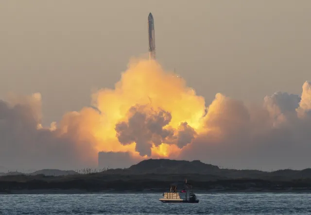 Statek Starship firmy SpaceX dotarł do przestrzeni kosmicznej. Następnie eksplodował