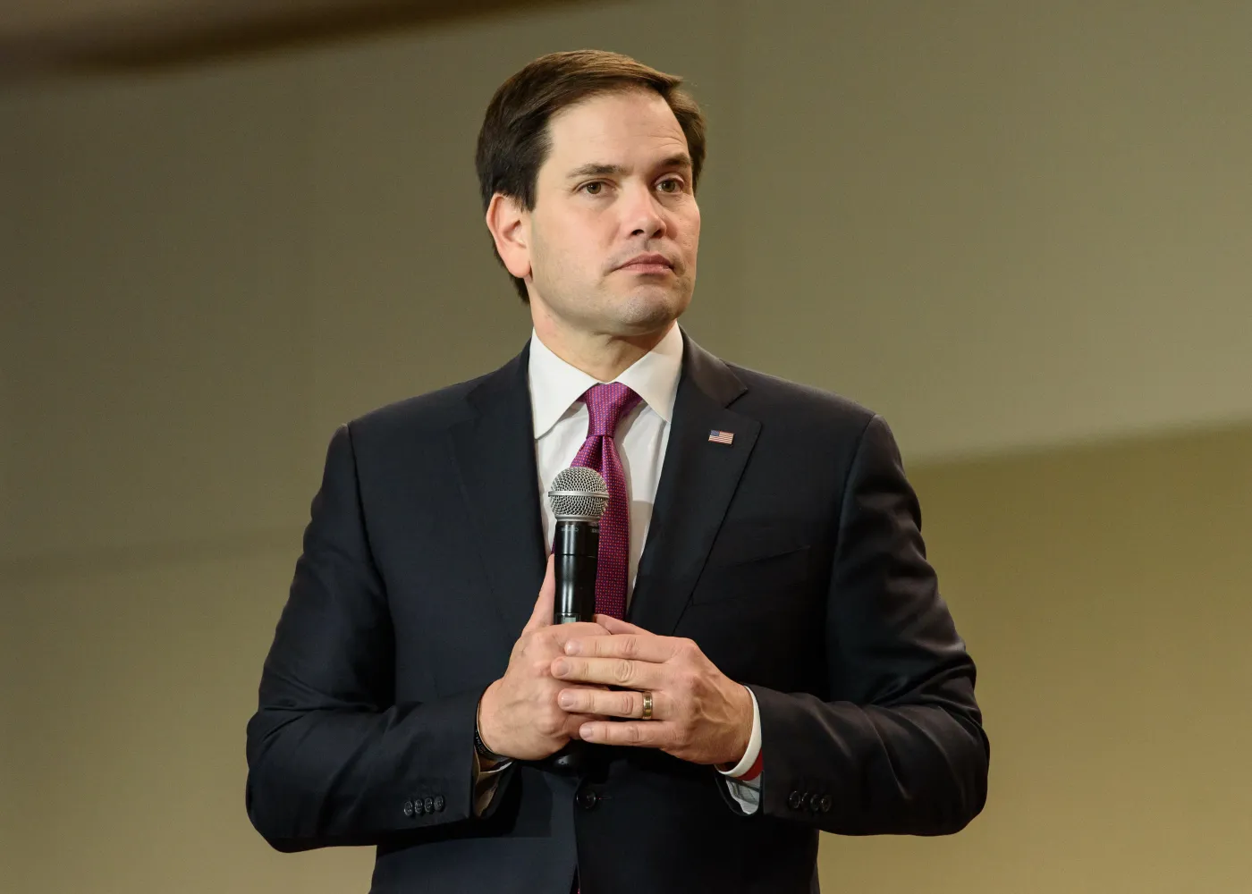 Najpierw pokój, a potem gwarancje dla Ukrainy? Postawa USA niepokoi Europę