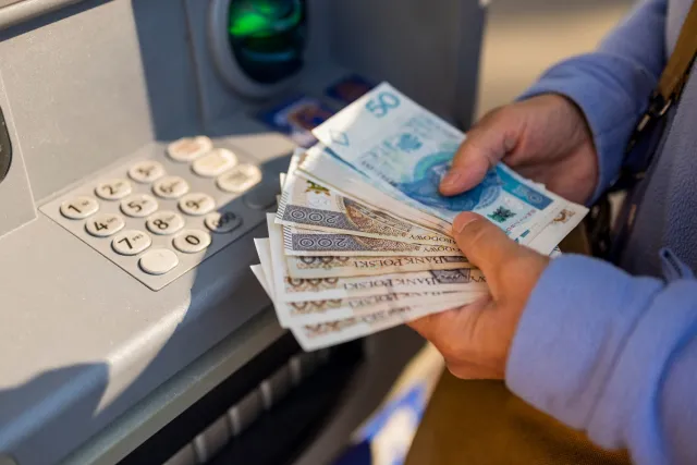 ZUS wypłaca im prawie 7 tysięcy złotych. Nie wymaga ani jednego przepracowanego dnia