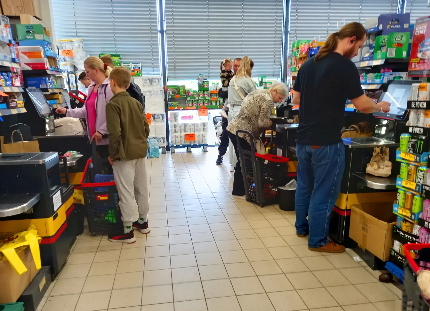 Niedziela handlowa 22.03.2026: sklepy otwarte 22 marca czy obowiązuje zakaz handlu. Czy dzisiaj jest niedziela handlowa?