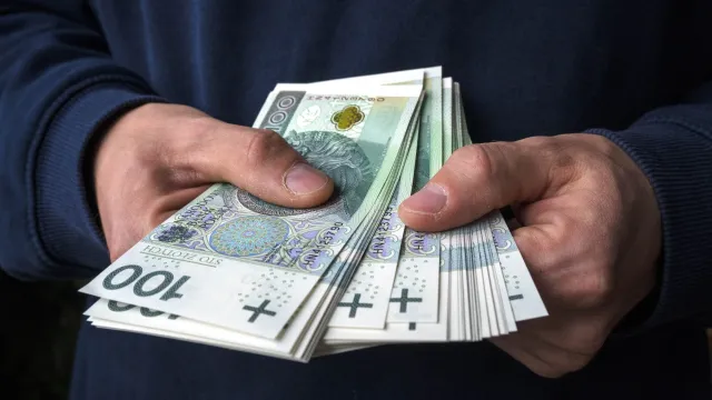 To wysokie świadczenie otrzymuje coraz więcej seniorów. ZUS wypłaca blisko 7 tys. zł. miesięcznie