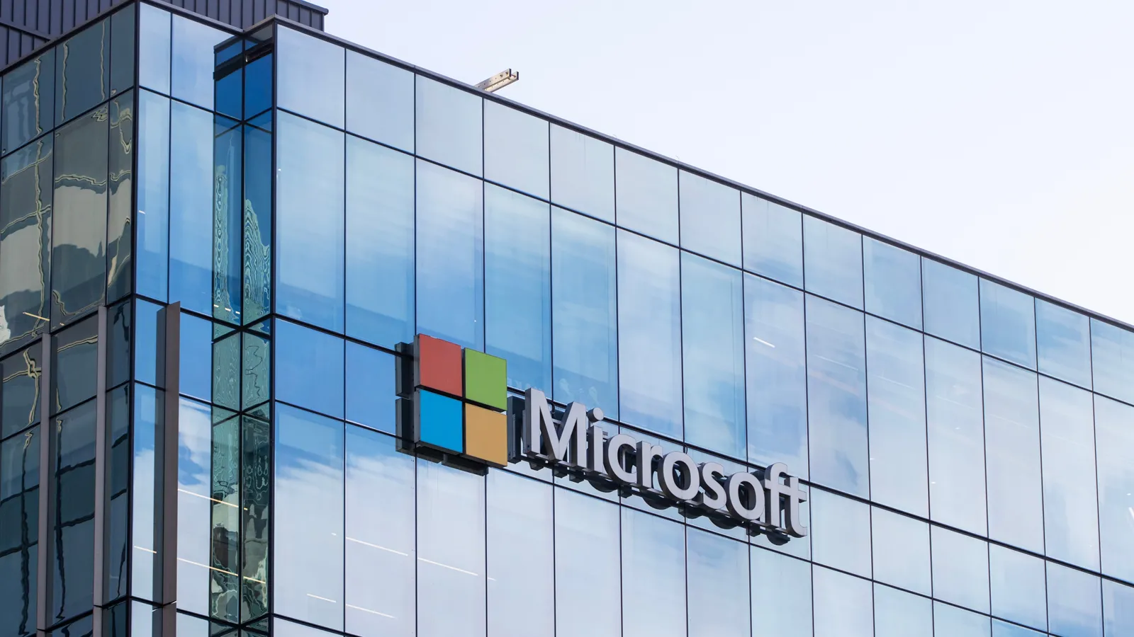 Microsoft prezentuje model sztucznej inteligencji Decision-1. Narzędzie do szybkiego podejmowania decyzji i wspomagającego pracę menedżerów