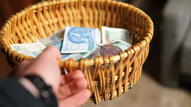 8% pensji na Kościół? Jeszcze w 2025 r. może pojawić się podatek kościelny. Projekt ustawy już w Senacie