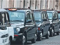 Zaostrzają się wymagania wobec kandydatów ubiegających się o licencję taksówkarza w Londynie