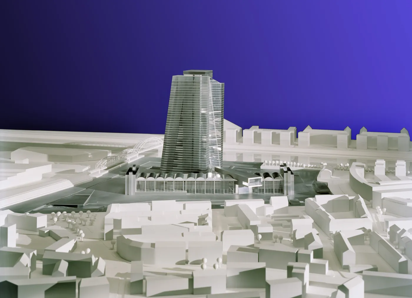 ecb_new_premises_model_18jan2006_copyrightrobertmetsch_10_208731.jpg