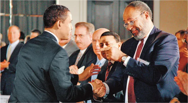 Barack Obama i Dick Parsons, szef Citigroup, trzeciego co do wielkości amerykańskiego imperium bankowego, którego kapitał to ponad 10 proc. PKB Stanów Zjednoczonych