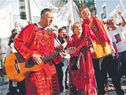 Kaczyński i Komorowski: dwa produkty walczą o Belweder