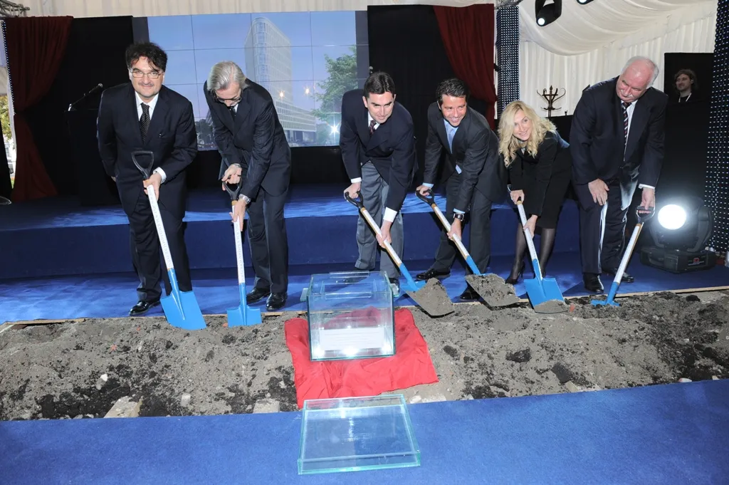 plac_unii_wbicie_lopaty_262666.jpg