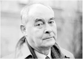 Król: Nieustające nieskupienie