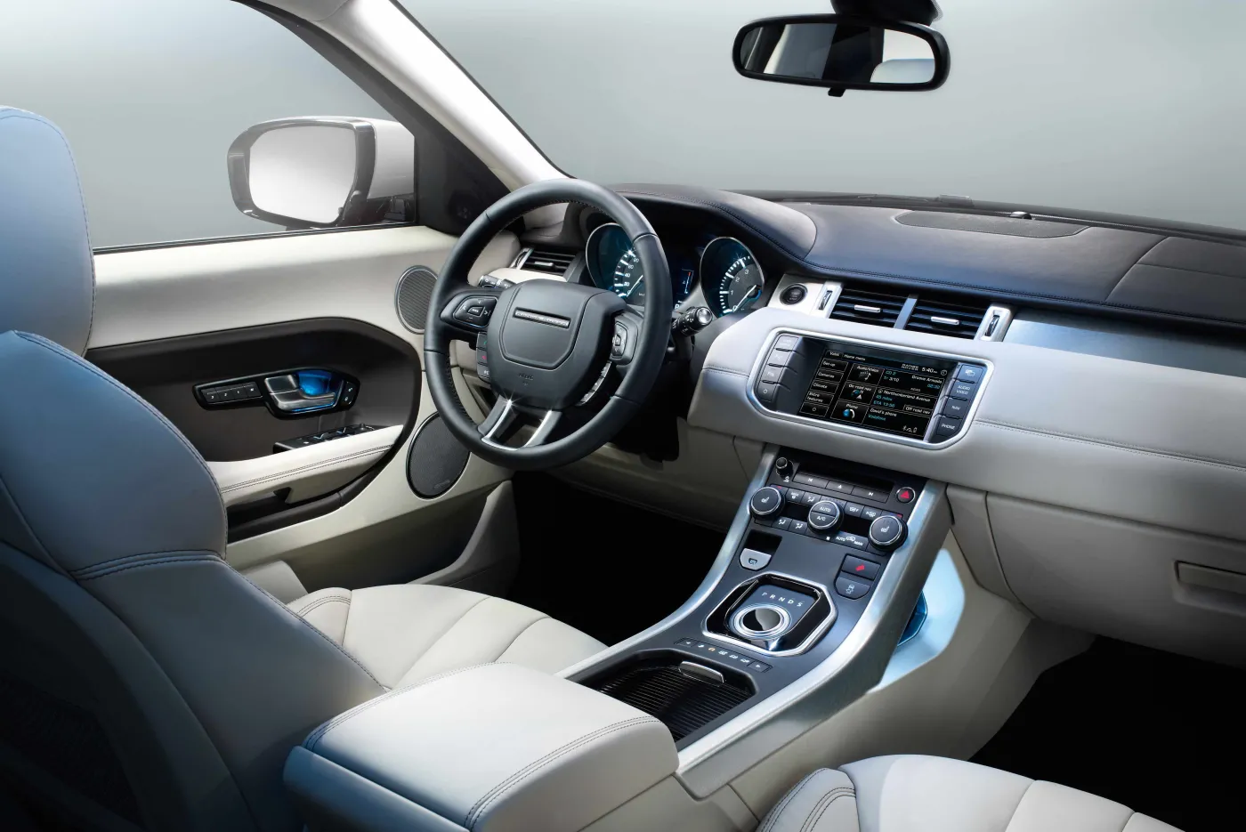 349164-evoque-prestige-int-08-hr.jpg