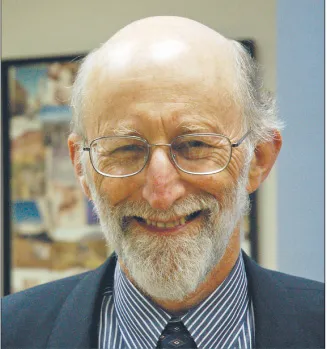 Daniel S. Hamermesh, jeden z nestorów amerykańskiej ekonomii. Obecnie pracuje na Uniwersytecie Teksaskim w Austin. W trakcie swojej kariery wykładał na ponad 200 uniwersytetach w 26 krajach. Autor bestsellerowej książki „Economics is Everywhere” (Ekonomia jest wszędzie). Jest jednym z najaktywniejszych blogerów na najpopularniejszym amerykańskim portalu ekonomicznym Freakonomics.com.