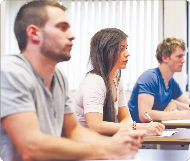 Doktorat wypiera MBA: przyszli doktorzy zajmą kluczowe stanowiska w gospodarce