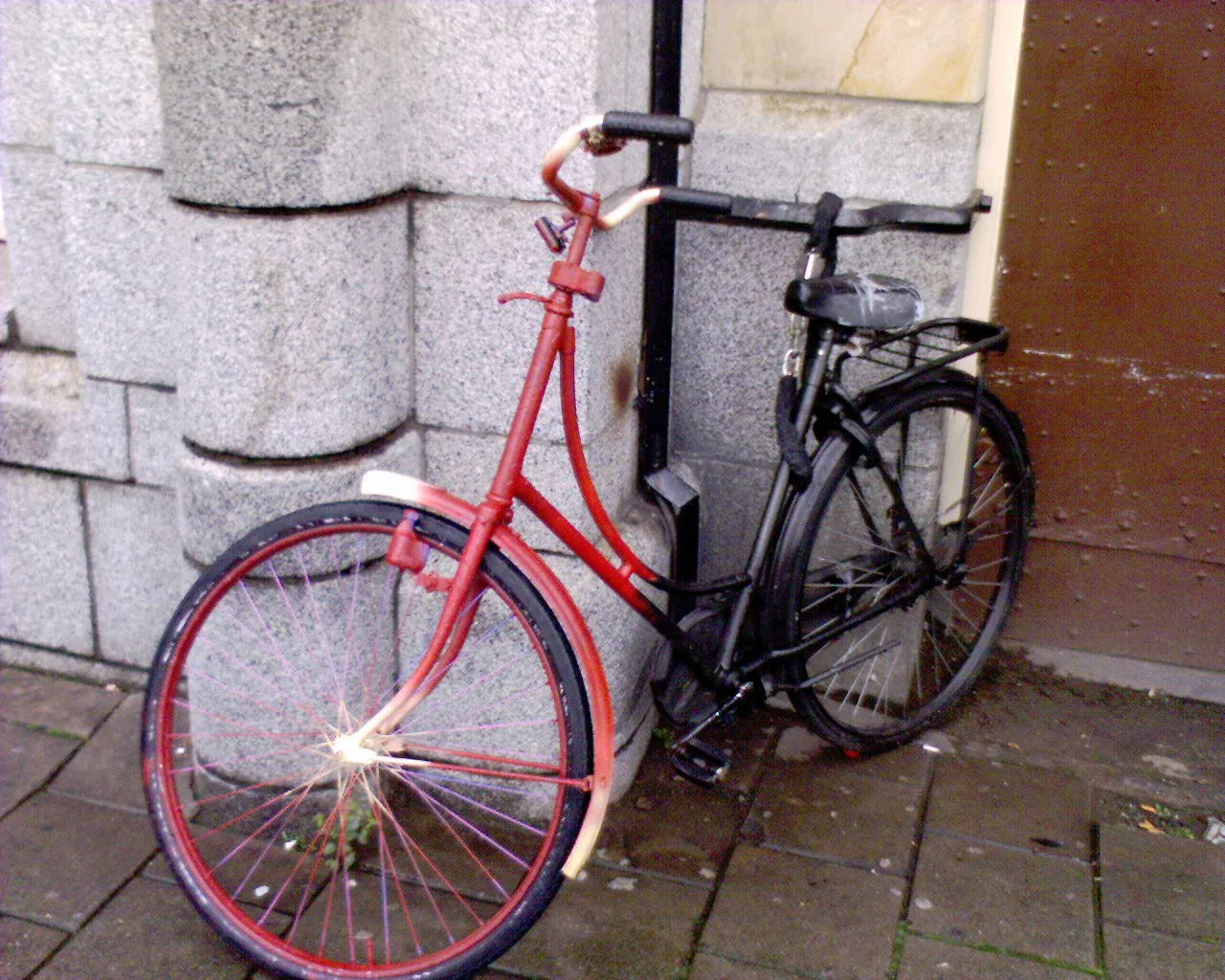 Nietypowe sposoby polityków na rządowe oszczędności