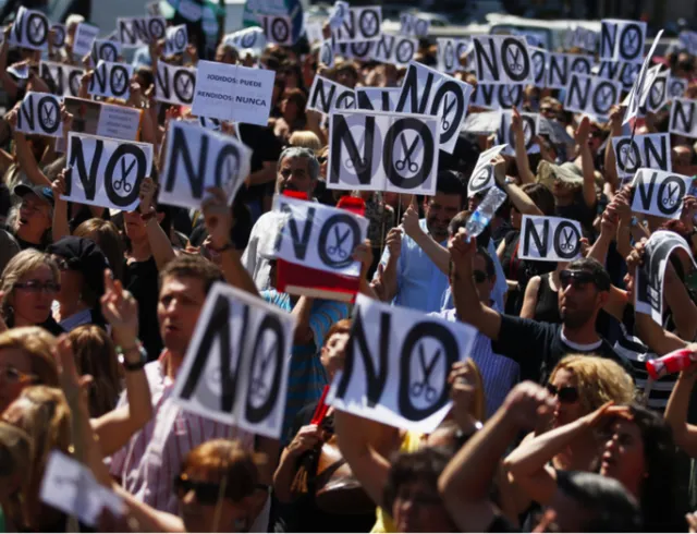 Zadłużone regiony pogrążają Madryt