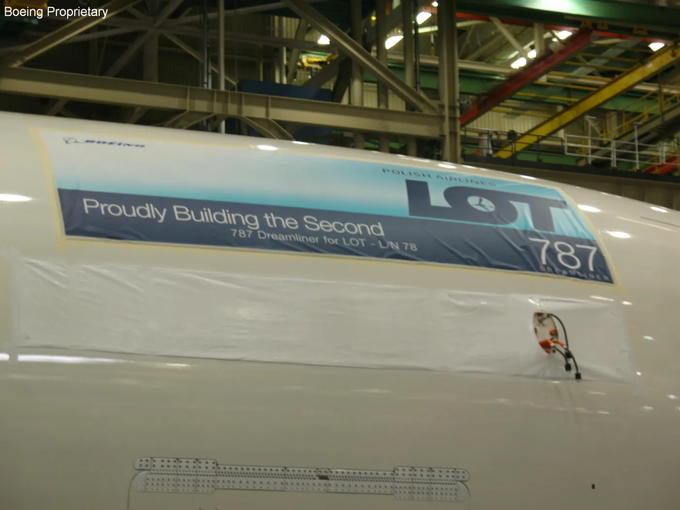 Piróg: LOT poprawi wynik finansowy, wciąż jednak może być na minusie