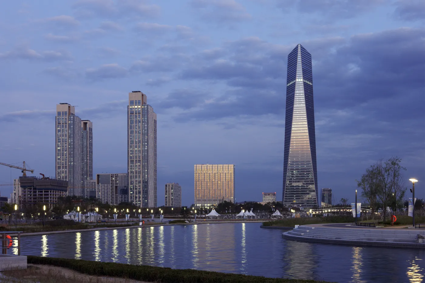 1059373-songdo-neatt-01-h-g-esch.jpg