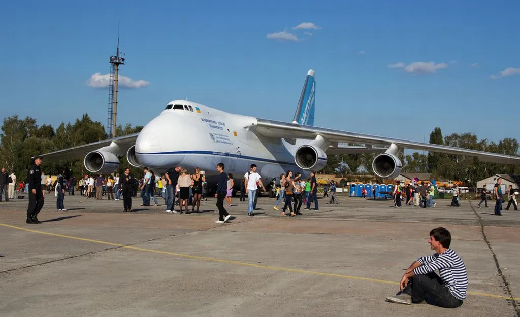 1238036-9-antonov-an-124-shutt.jpg