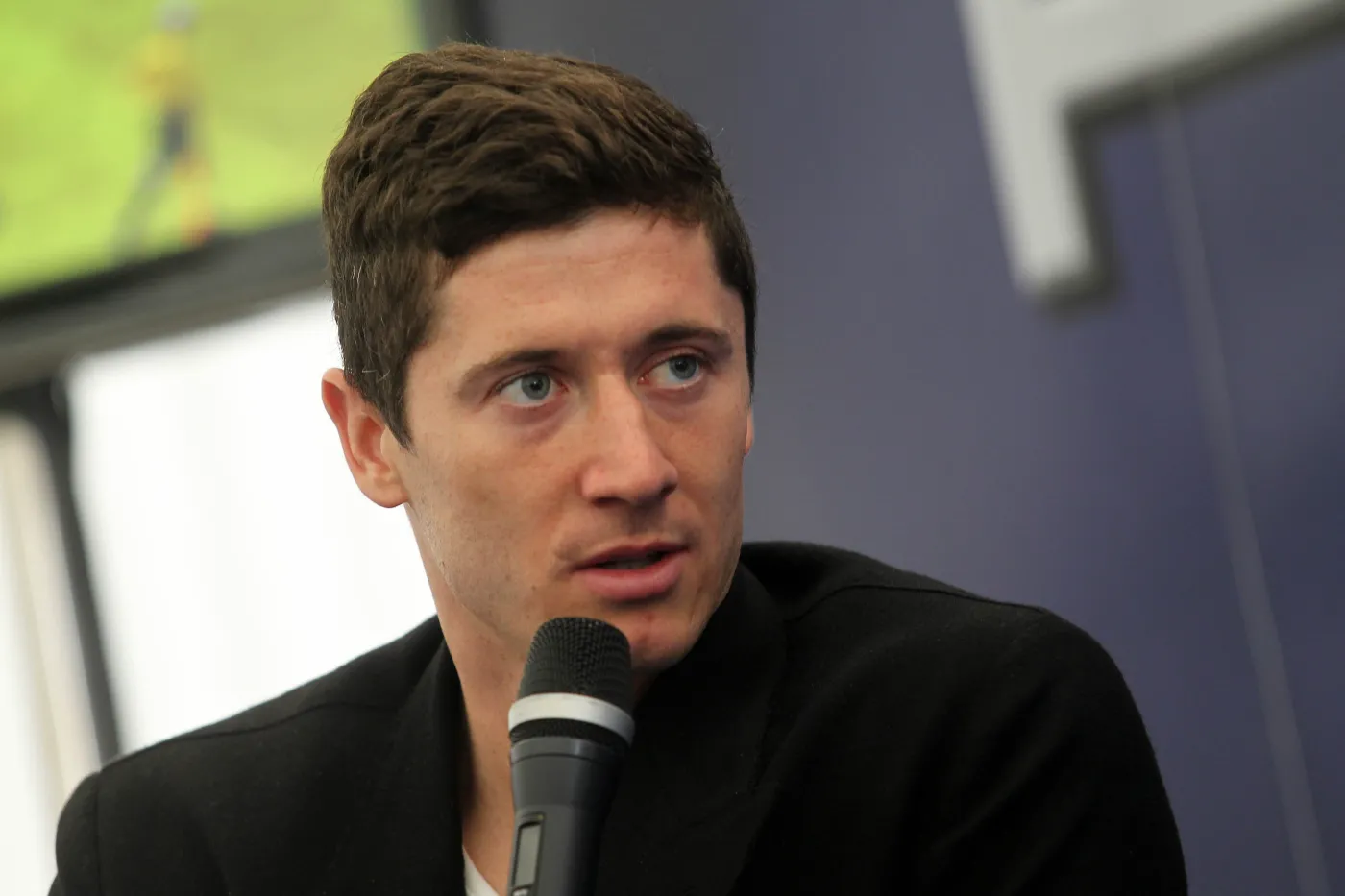 Manchester City jest zainteresowany kupnem Lewandowskiego. Dają mu milion złotych tygodniowo