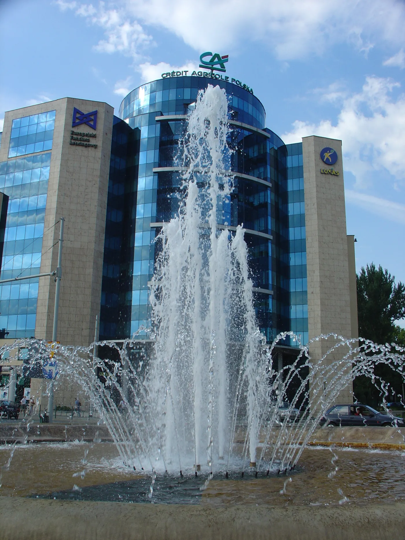 1496576-siedziba-credit-agricole.jpg