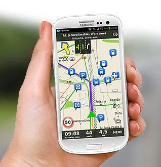 1540536-telefon-z-navmaxem-fot.jpg