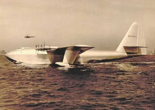 1238052-hughes-h-4-hercules-w-trakcie-swego-dziewiczego-przelotu.jpg