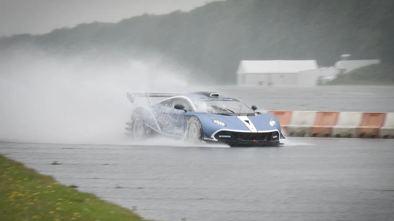 2628878-arrinera-hussarya-gt-fot.jpg
