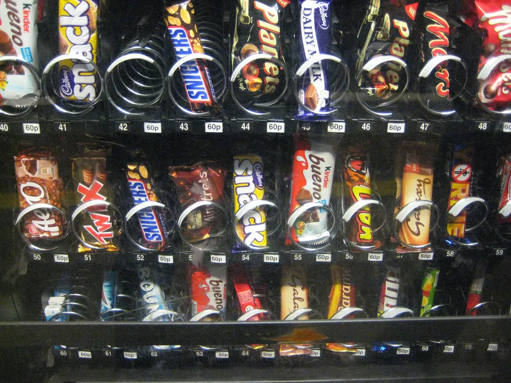W niedzielę nie kupisz napoju w automacie? Niespodziewane konsekwencje ustawy
