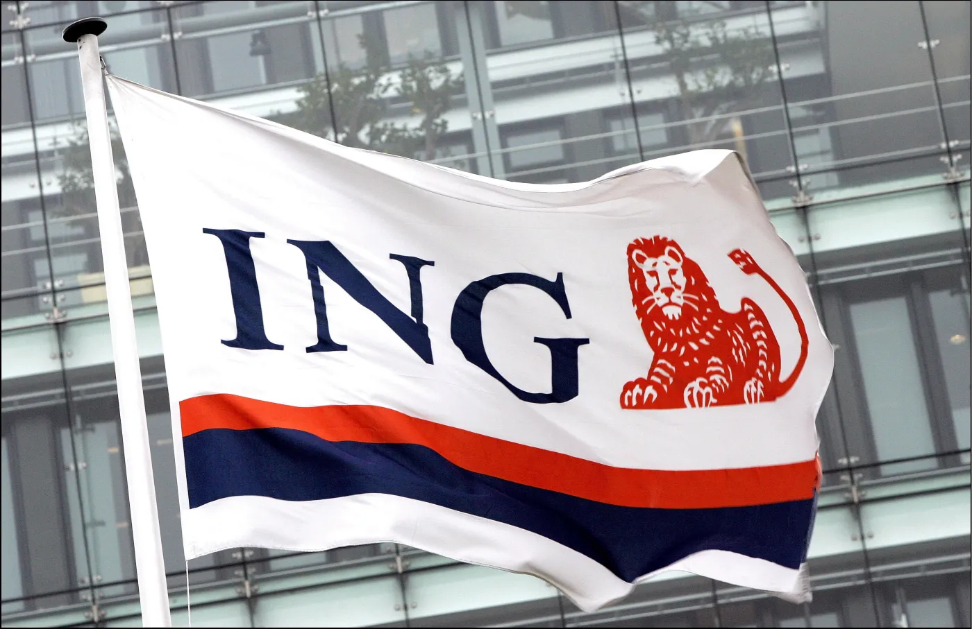 Pracownicy ING już sprzątają biurka