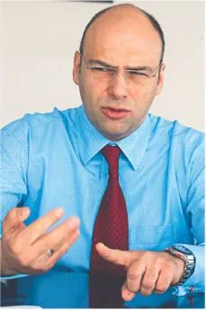 Prezes banku odchodzi przez "kominówkę"