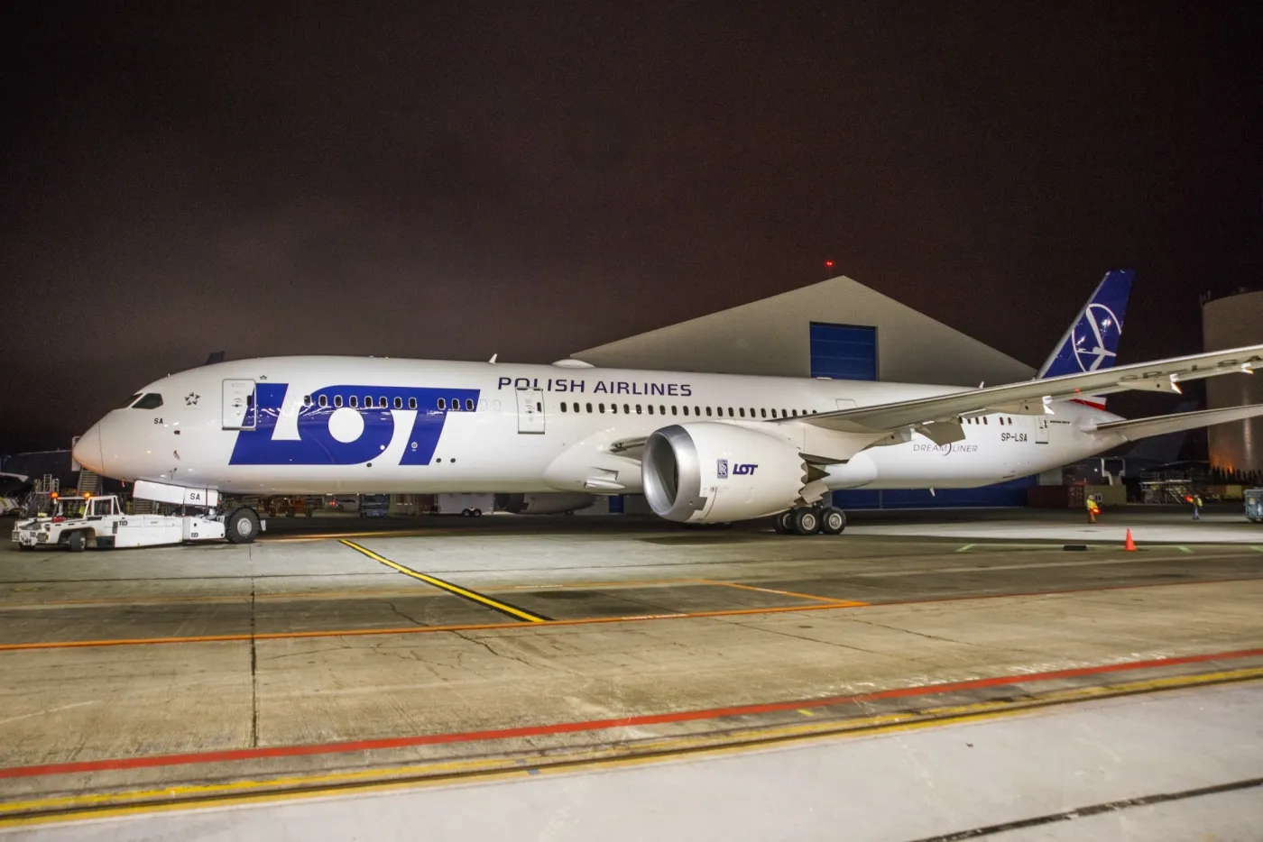 Prezes LOT: Strajk powoduje miliony złotych strat. Związkowcy chcą jego dymisji