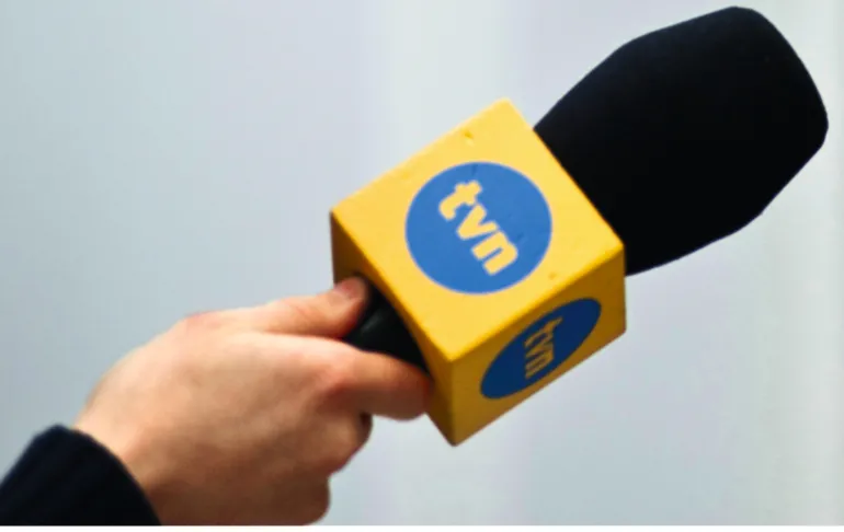 Gorąca faza wojny polsko-polskiej. Analiza równoległych światów "Faktów" TVN i "Wiadomości" TVP