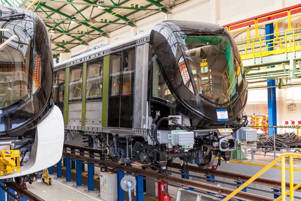 2812015-metro-alstom-dla-rijadu.jpg