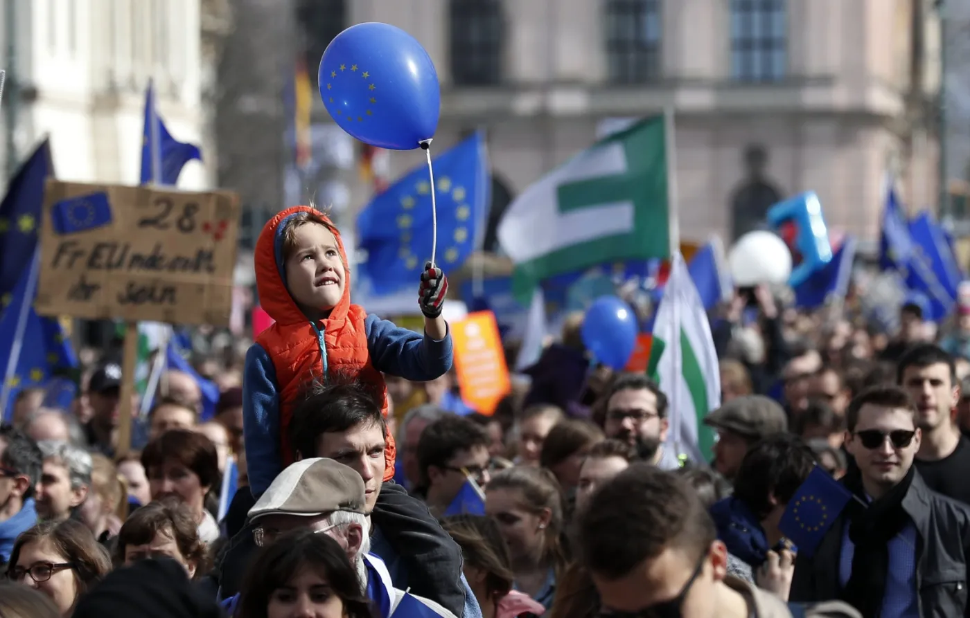 Niemcy wybrali pierwszy landowy rząd. Wybory pokazały, jak silna jest Merkel