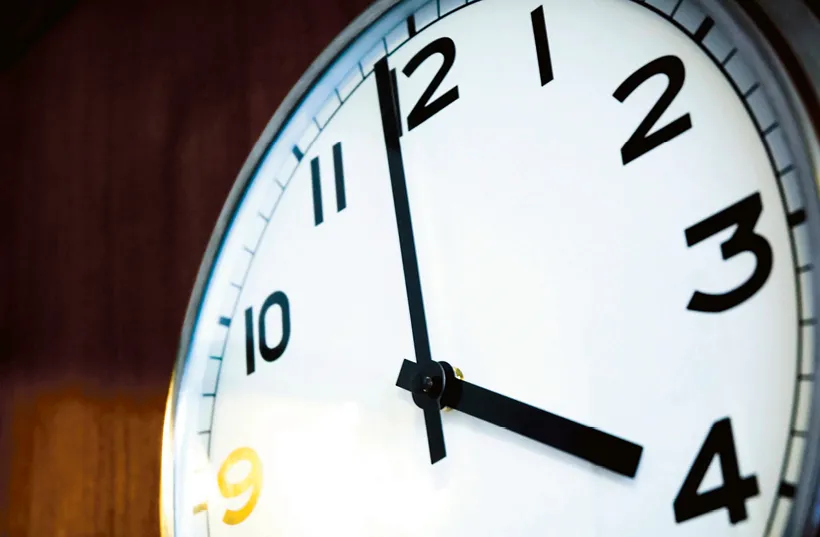 Polska: otwarte od 8 do 16. Niemoc rozlewa się na cały system