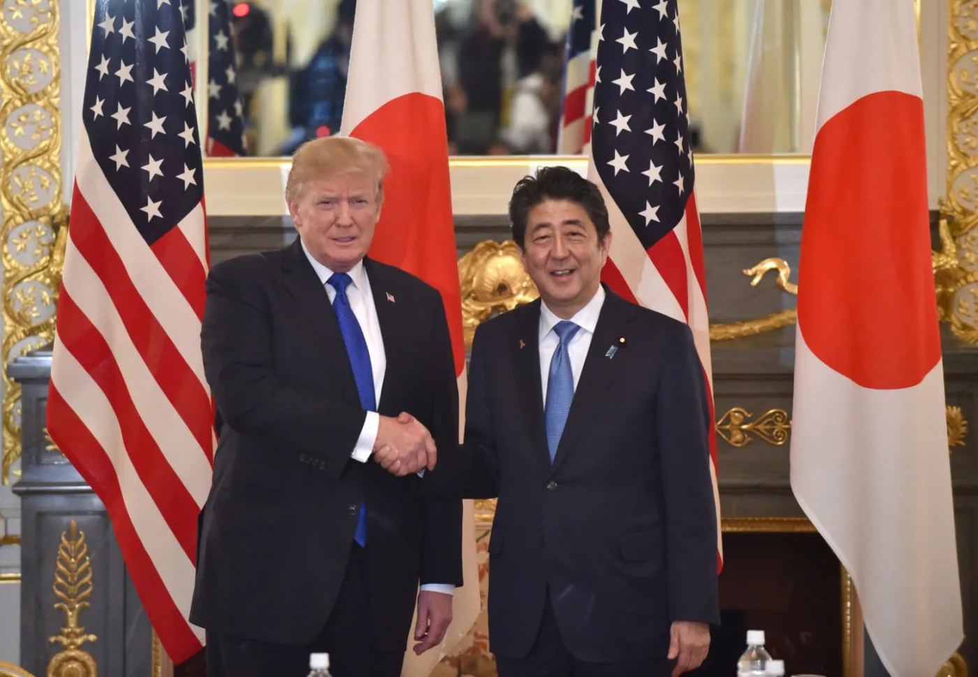 Japonia: Trump i Abe uzgodnili twarde stanowisko ws. Korei Północnej