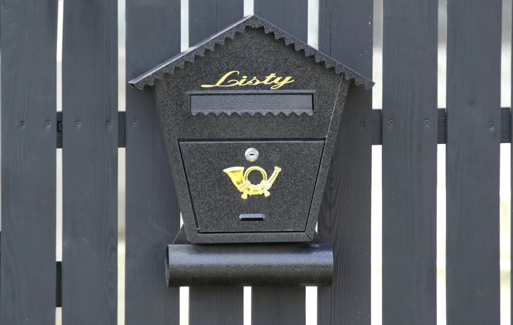 UKE nakazał usunięcie naruszeń przez PGP, InPost i Ruch