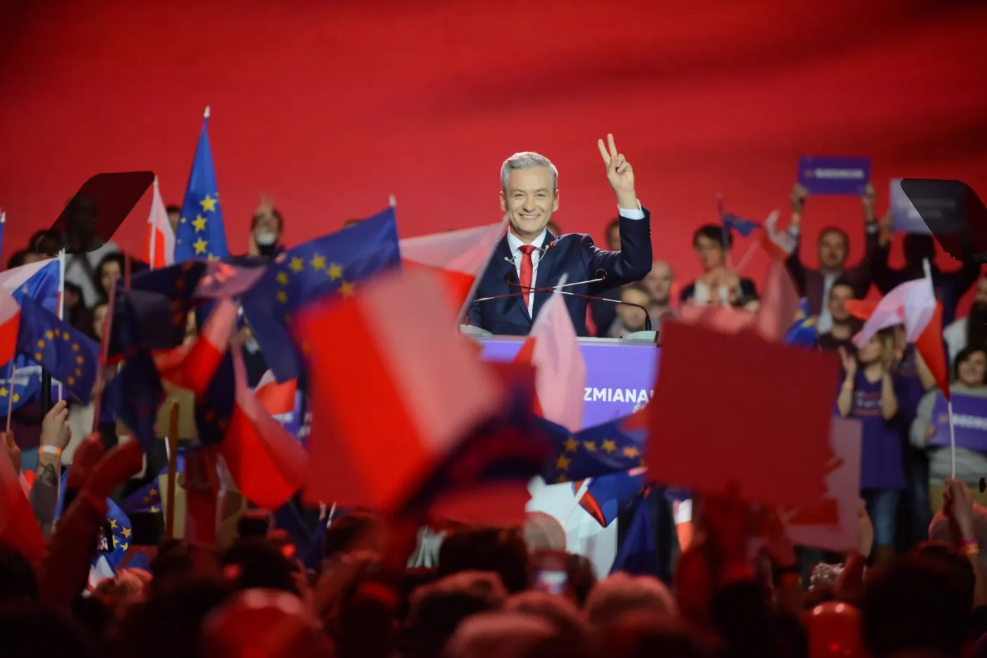 Wyższa płaca minimalna i poszerzenie 500 plus. Robert Biedroń przedstawił postulaty i nazwę swojej partii