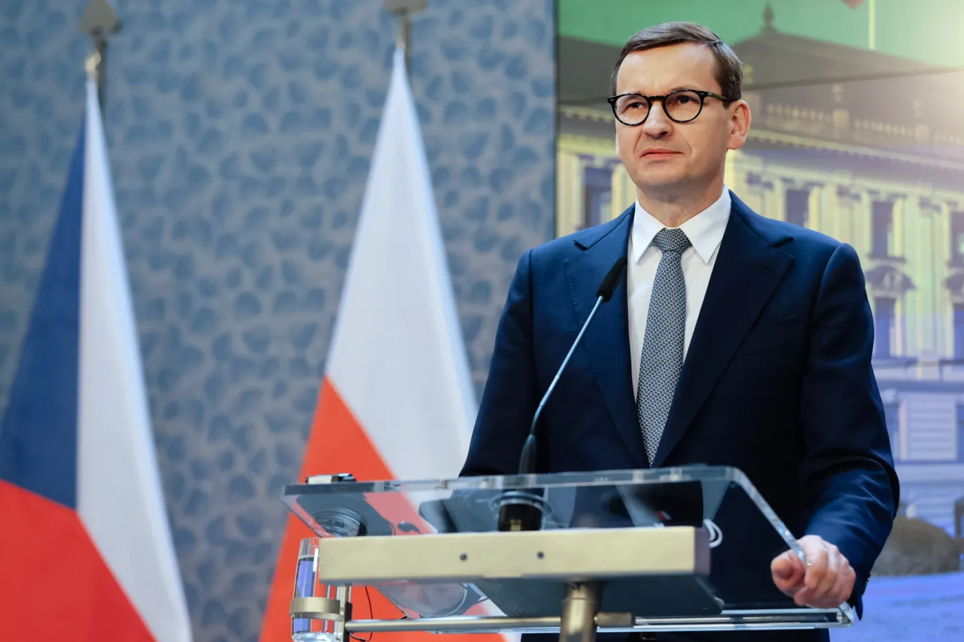 Morawiecki: Rekompensaty dla branż energochłonnych zapobiegną przeniesieniu produkcji poza UE