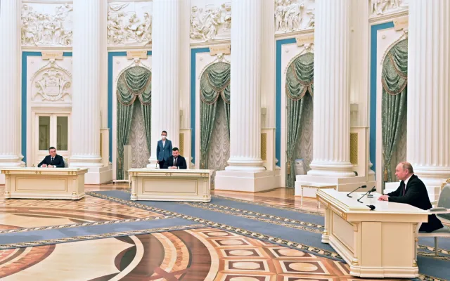 "Daily Telegraph": Putin zaatakował, bo jego armia i finanse publiczne Rosji są w dobrym stanie