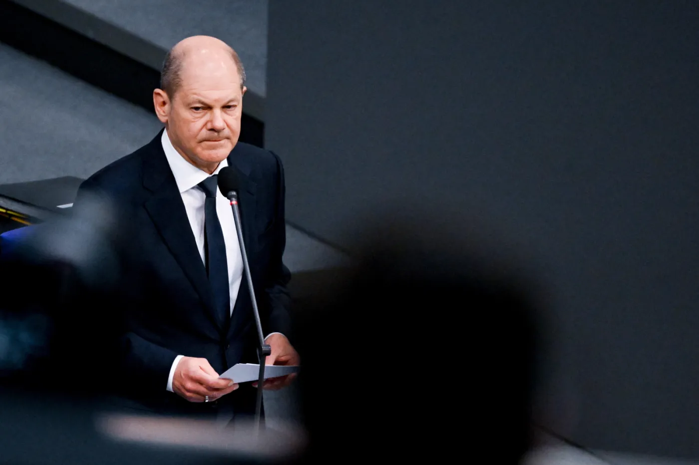 Dlaczego Niemcy nie dostarczają Ukrainie czołgów? "Die Welt": Scholz sam decyduje, jakiej broni potrzebuje Kijów