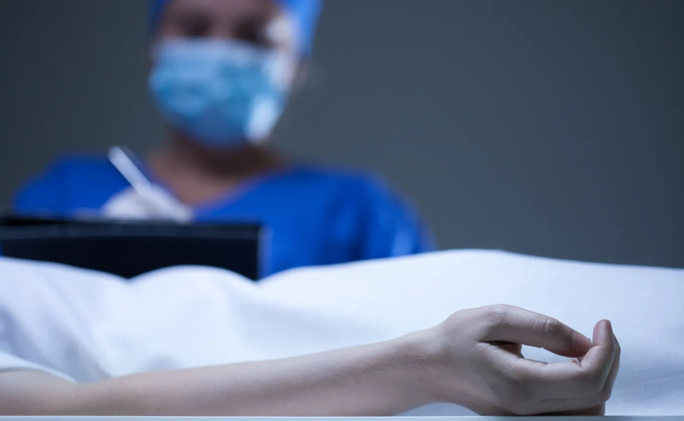 Statystyki nie nadążają za koronawirusem. Śmierć może być przesunięta w czasie