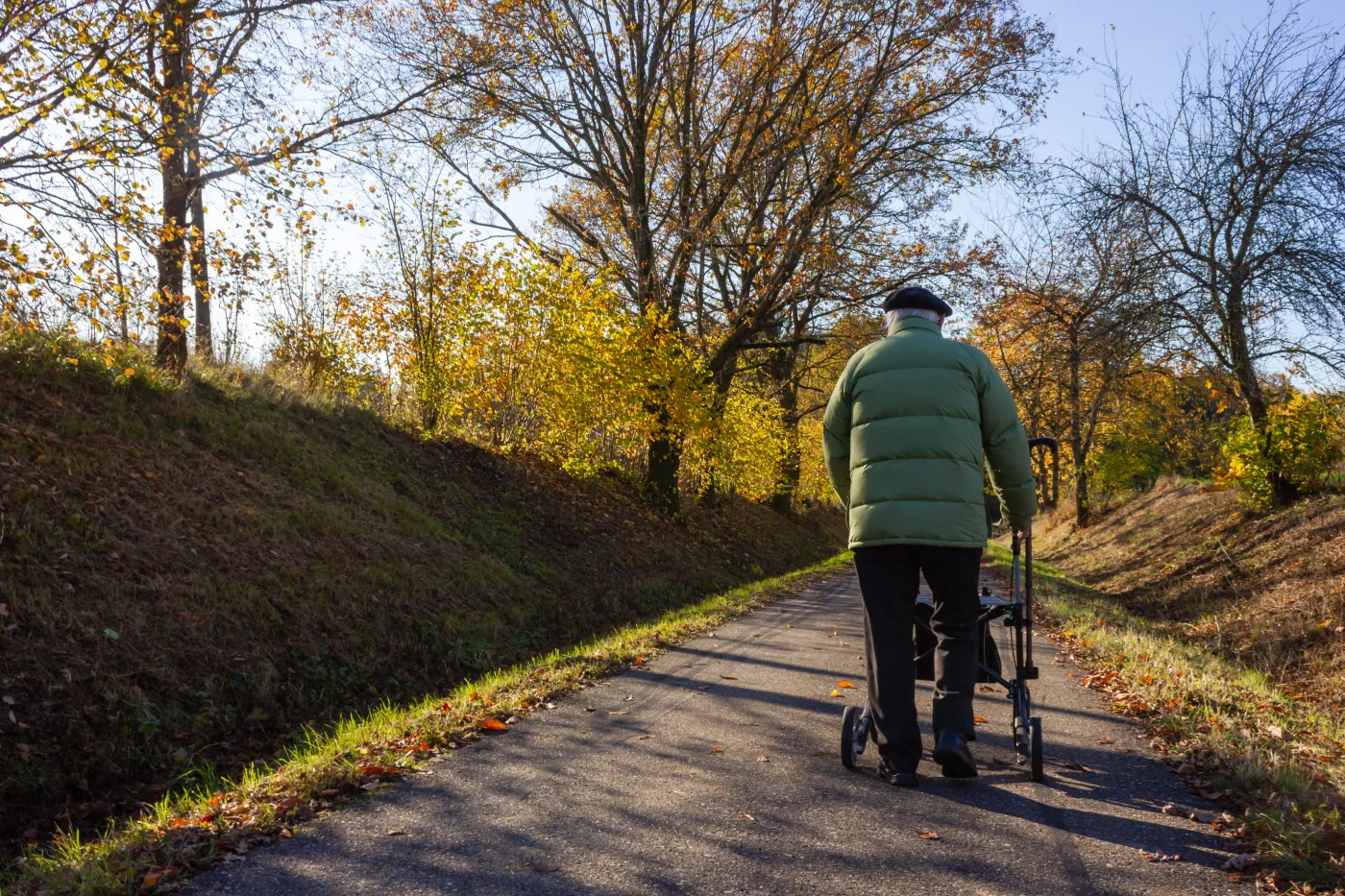 Długie listy oczekujących w niemieckich domach opieki. Placówkom brakuje personelu