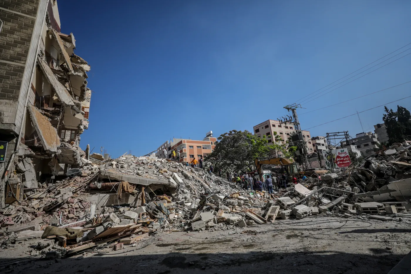 Dziesiątki zabitych w niedzielnych atakach Izraela. Netanjahu: Naloty jeszcze potrwają