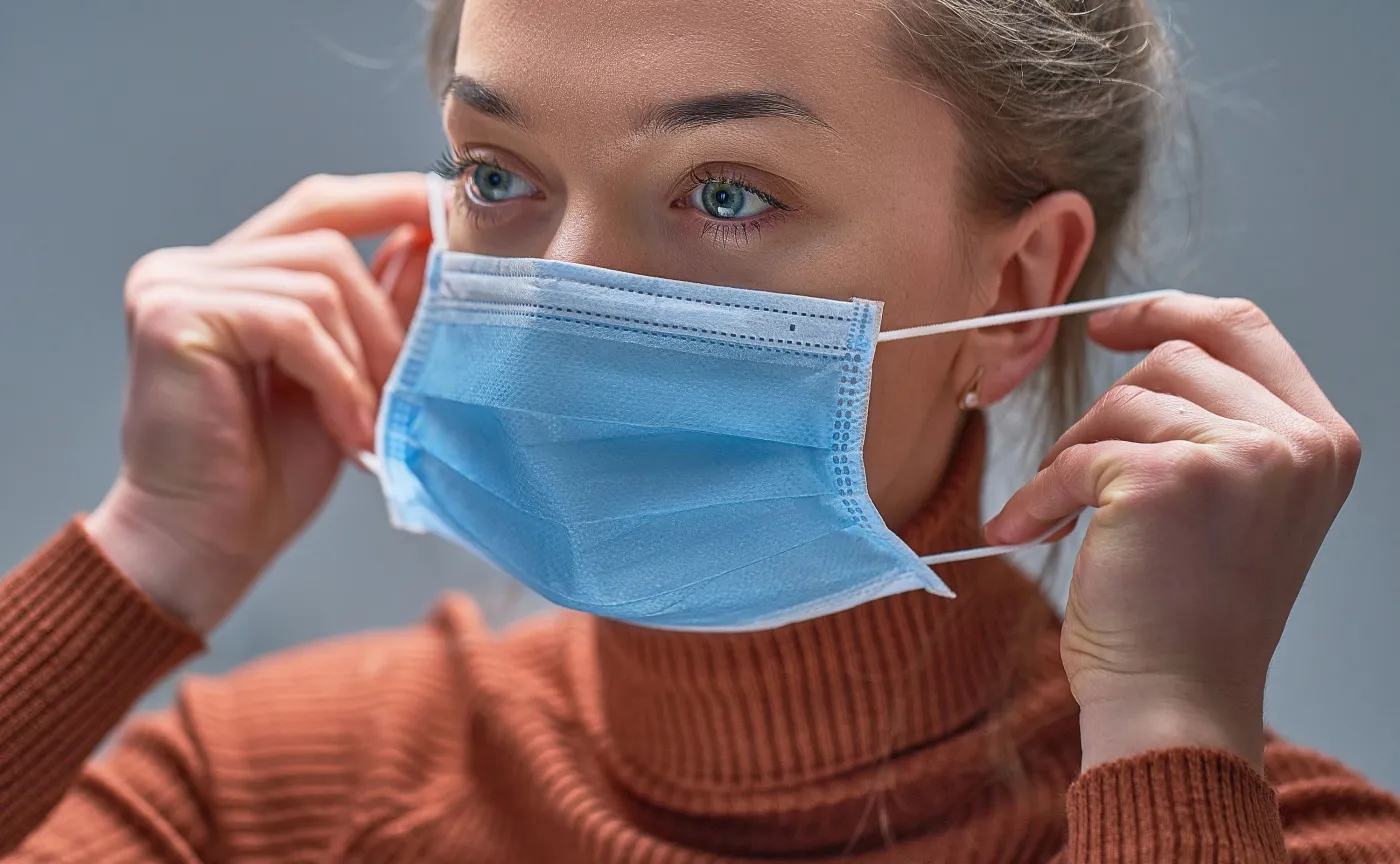 Finlandia znosi obowiązek noszenia maseczek. Teraz można nosić "według własnego uznania"