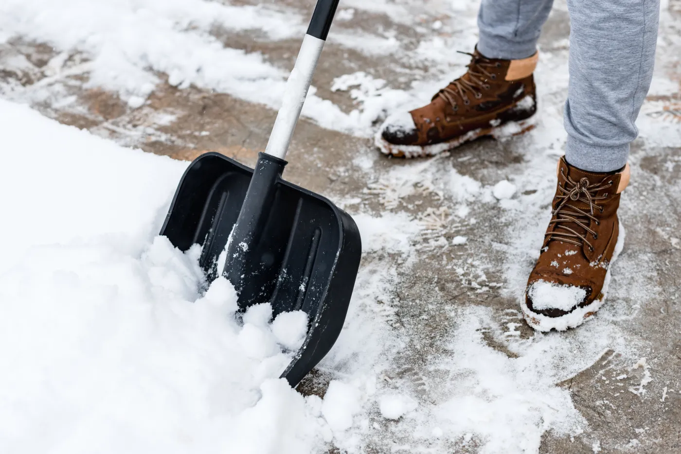 Odśnieżanie chodników i dróg. Kto jest za to odpowiedzialny?