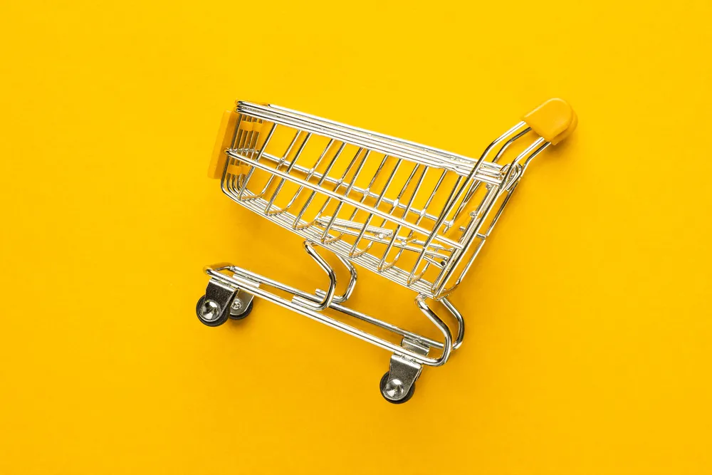 Gdzie Polacy robią częściej zakupy? [RAPORT]