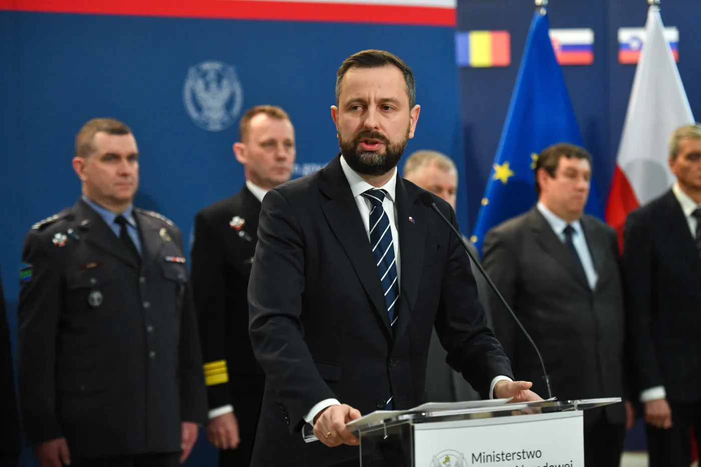 Szef MON: Powołujemy zespół ds. oceny funkcjonowania podkomisji smoleńskiej